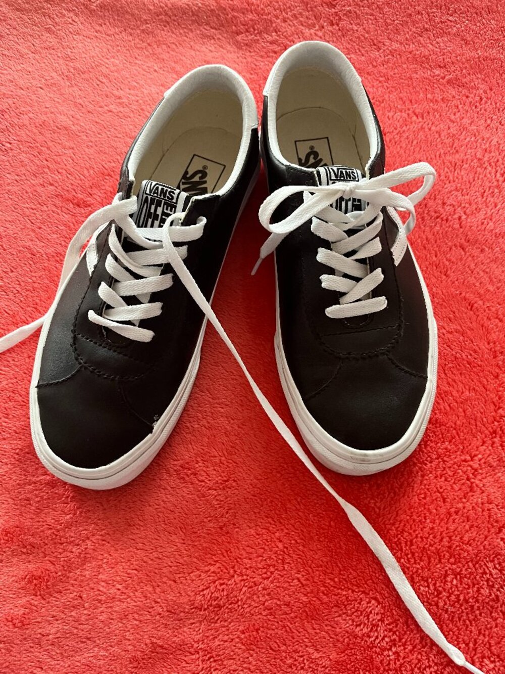 Vans Black with White Stripe Leather Size 9